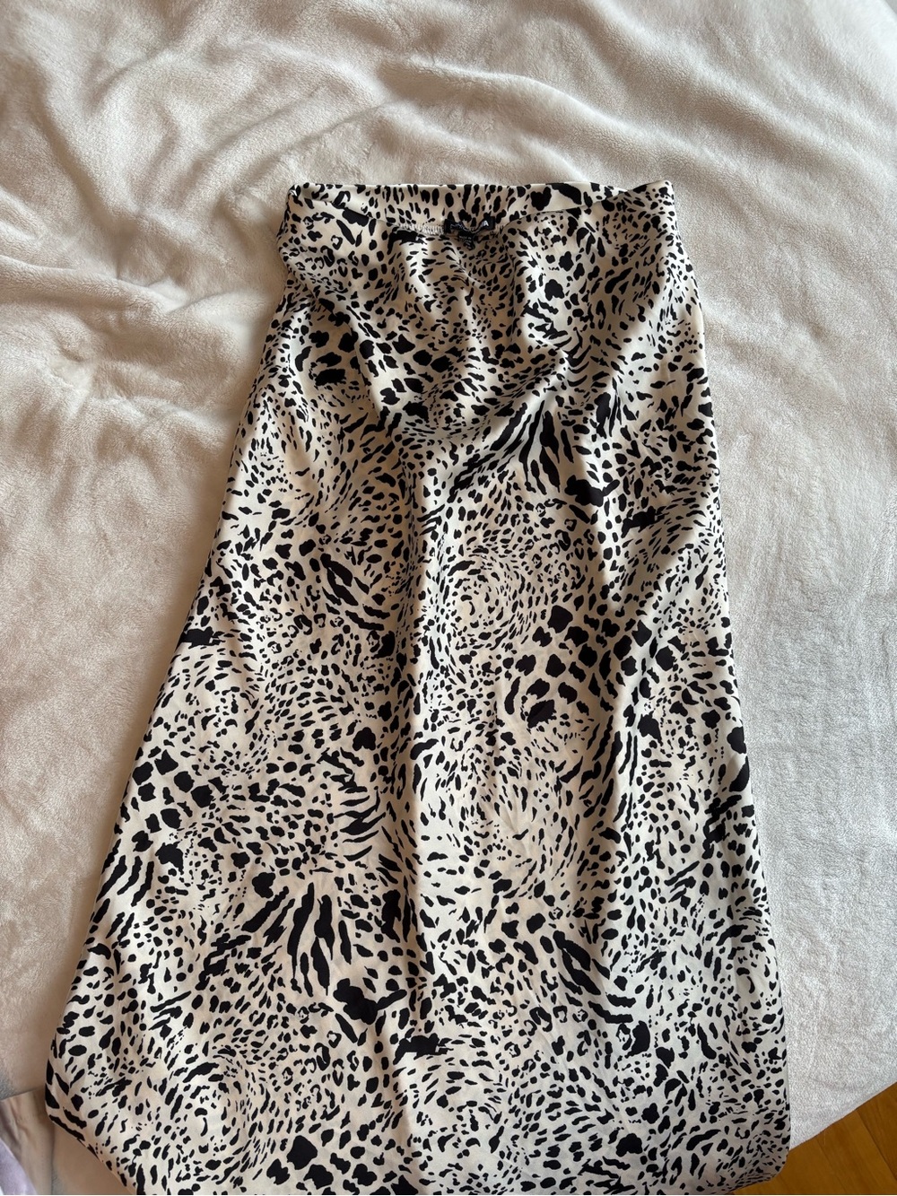 Fashion Nova silk skirt